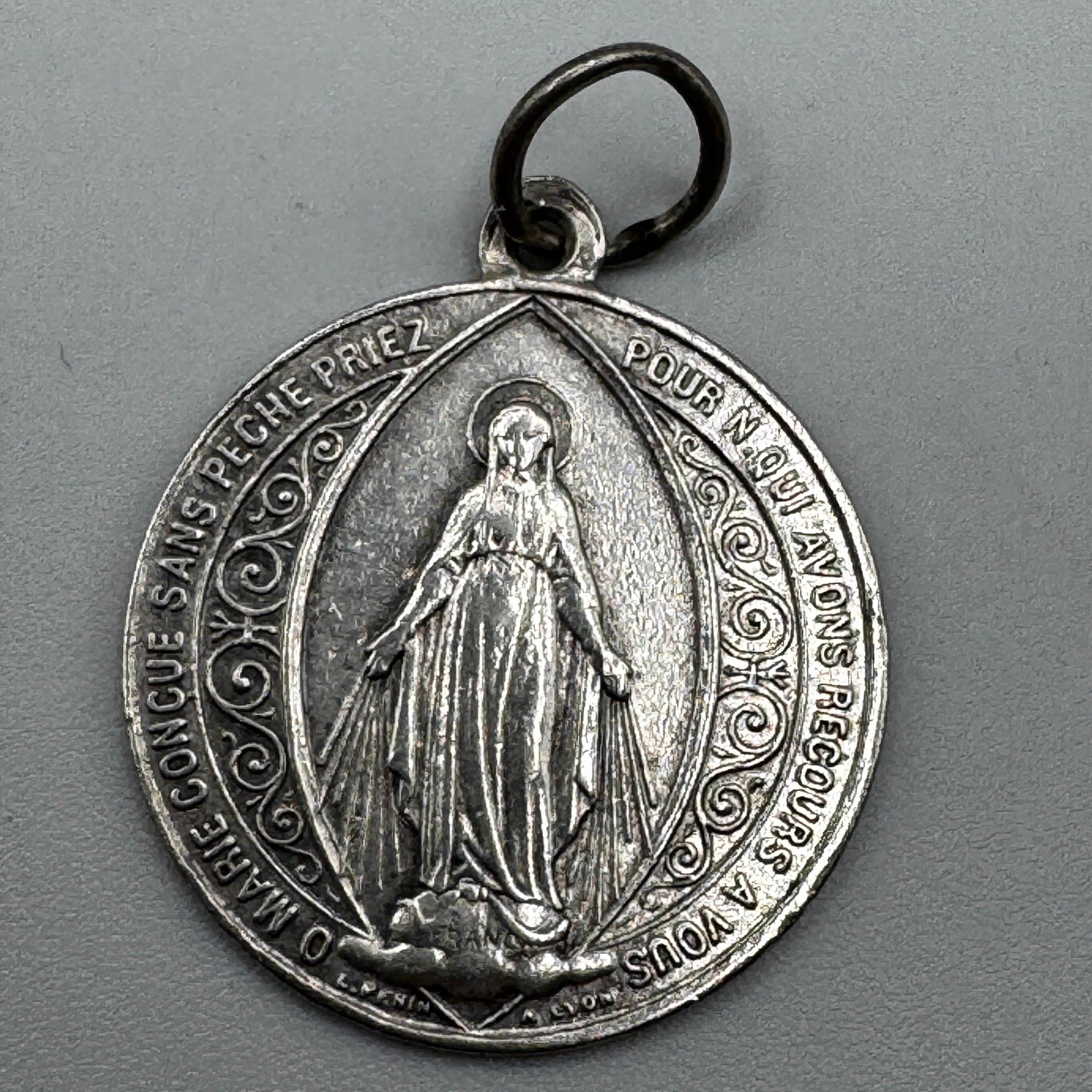 Medaille religieuse ancienne en argent « sainte Vierge » par Penin