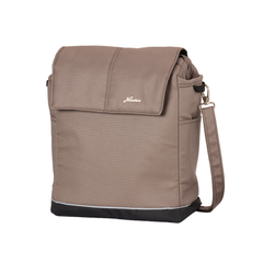 Wickeltasche Flexi Bag 600 / Toffee mit mehreren Innenfächern und Schultergurt.
Schräge Vorderansicht.