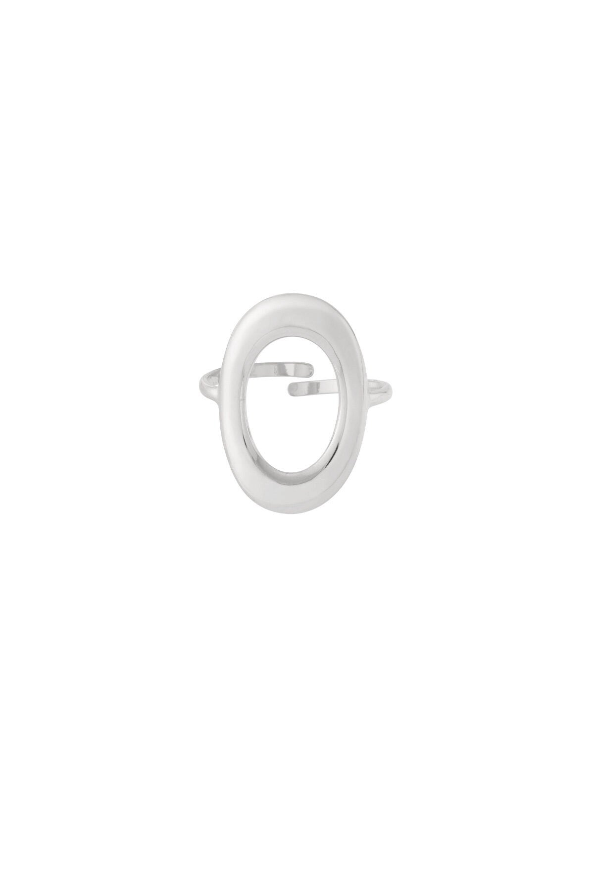 Oval ring