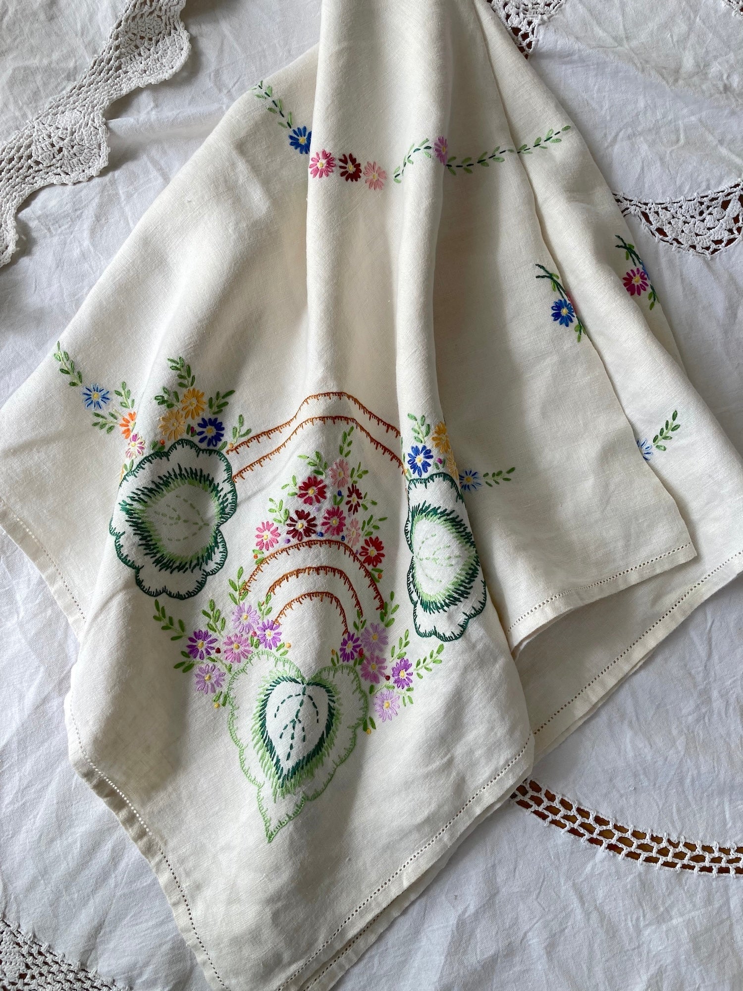 ヴィンテージ リネン お花 手刺繍 スクエア マルチクロス 麻