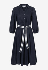 Hemdblusenkleid mit Streifengürtel