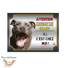 Plaque Attention au chien American Staff bleu ici c'est chez moi