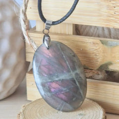 Pendentif Labradorite violette - forme ovale - MyRielle Lithothérapie