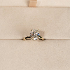 SOLITAIRE OVAL-CUT LAB-DIAMOND RING - 3.0ct - YG