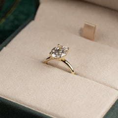 SOLITAIRE OVAL-CUT LAB-DIAMOND RING - 3.0ct - YG