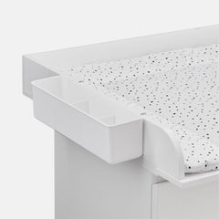 Wickeltisch Organizer aus weißem Kunststoff für IKEA Wickelkommoden.