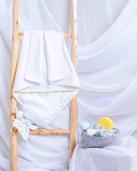 Cape de bain brodée pour bébé - Collection Prestige