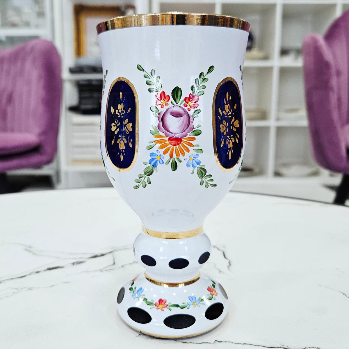 Vase aus böhmischem Glas mit kobaltfarbenen Details (16,5 cm.)