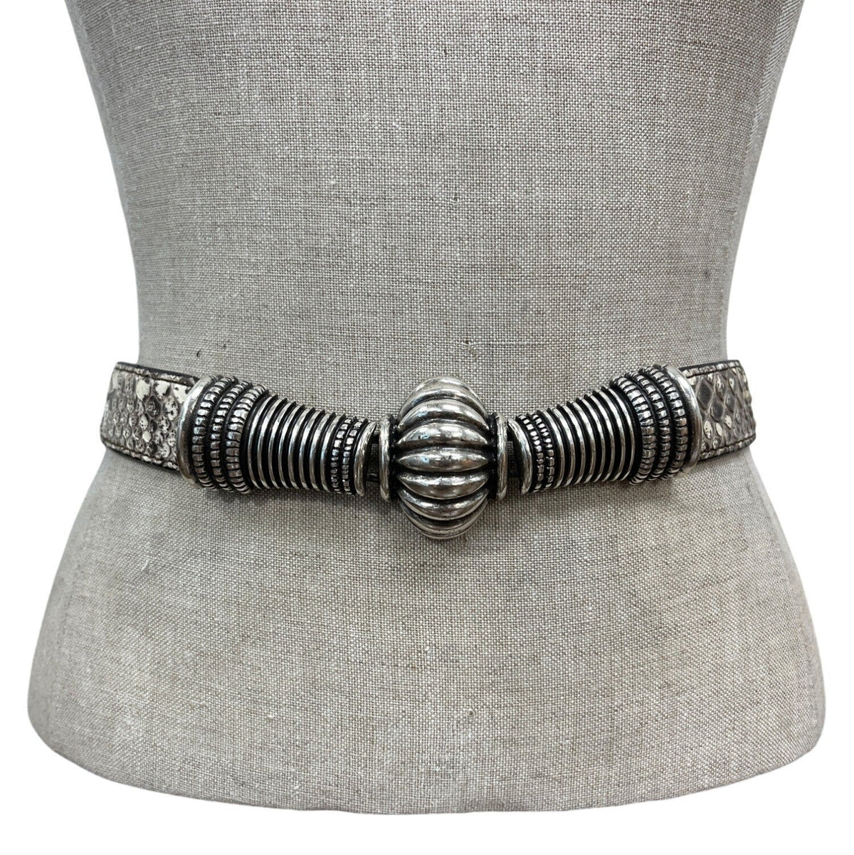 Quelli Della Pelle Handmade Italian Leather & Silver Belt With Intricate Detaili