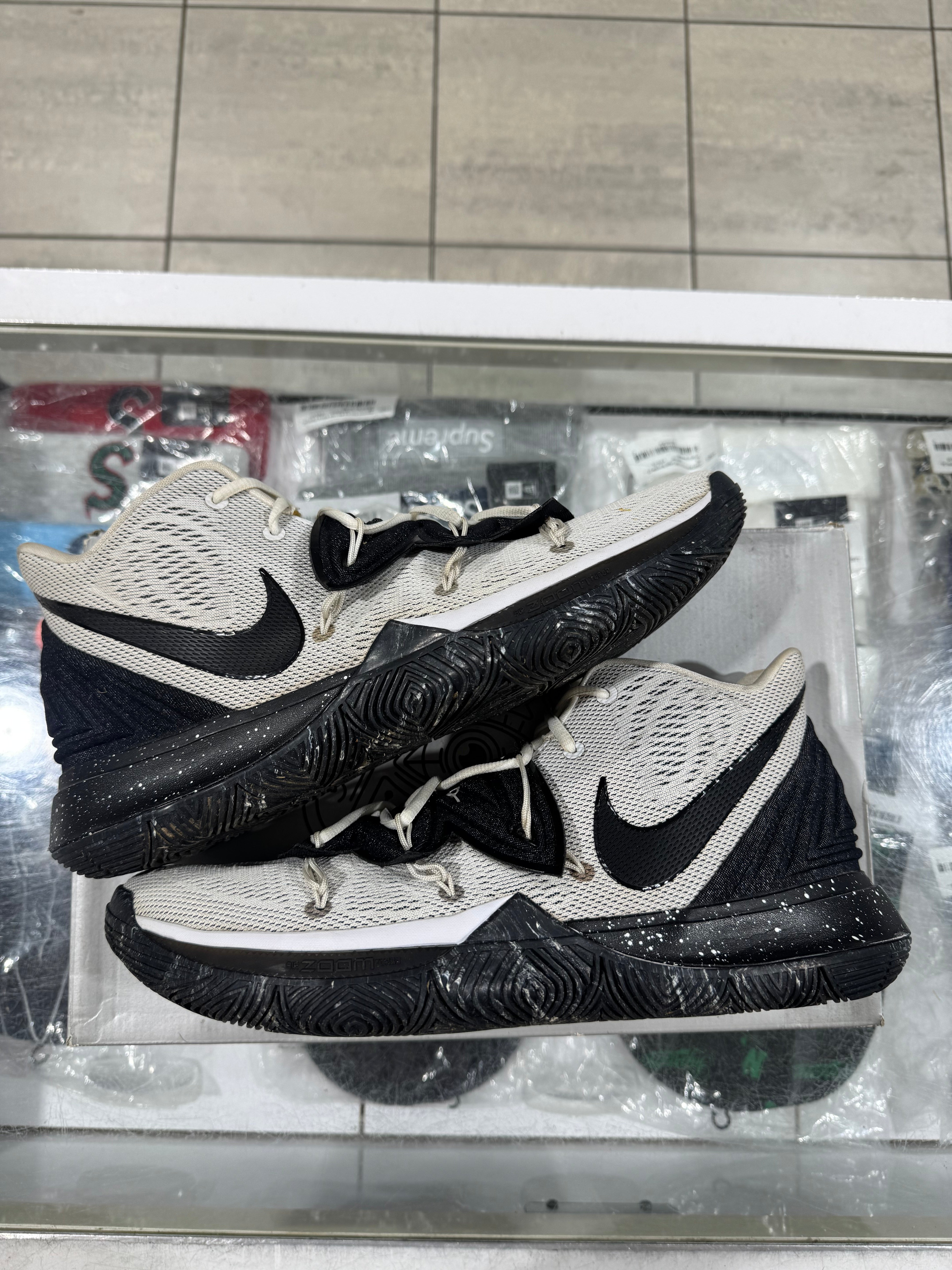 Nike Kyrie 5 Cookies & Cream