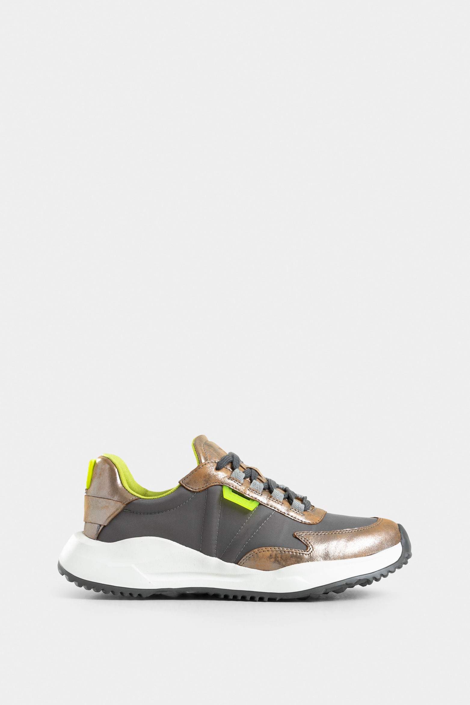 Vienna Folia Leather Sneakers for Women with Neon Appliqué