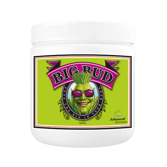Advanced Nutrients Big Bud, A Powdered concentrated form of Big Bud (0-15-35) in a short cylindrical container with a photo of a smiling green bud with glasses. 