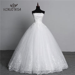 Abito da sposa elegante con gonna senza spalline e senza maniche con ricami in pizzo - Bridetobe.it