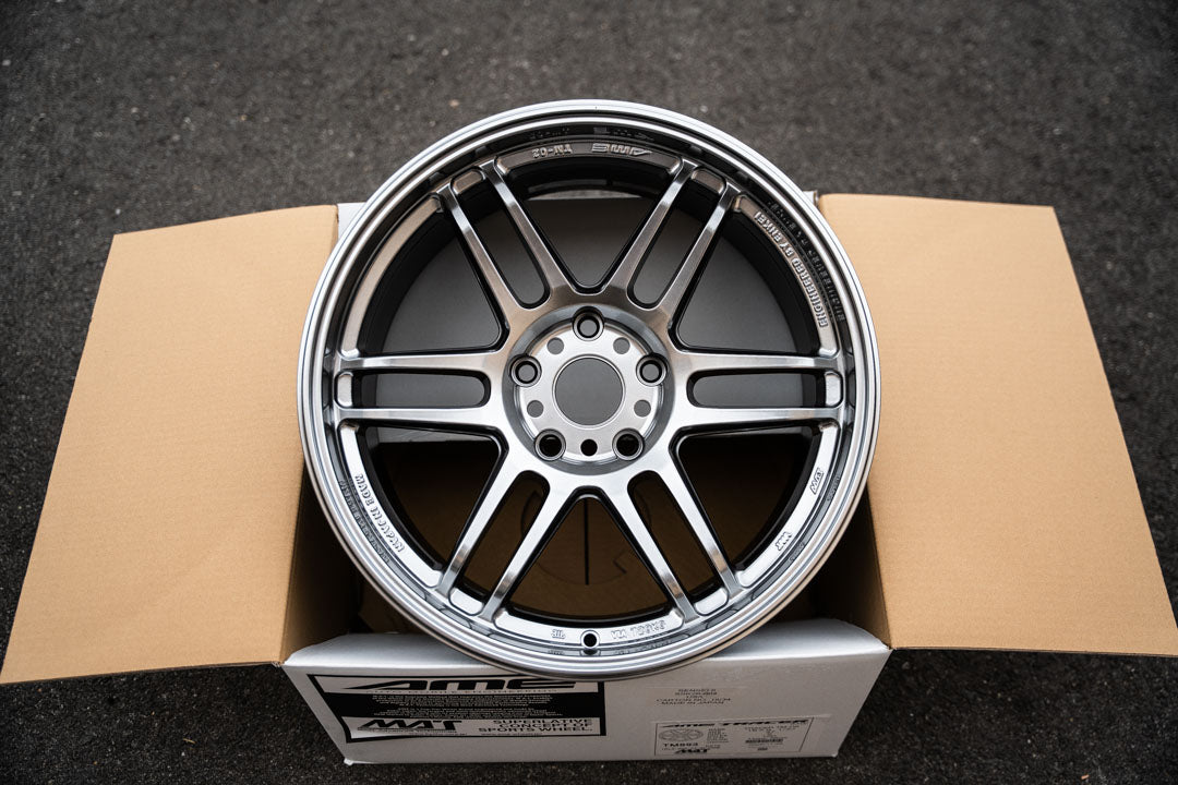 Volk TE37XT M-Spec / 17x8.5 -10 / 6x139.7 / Diamond Silver (DS)