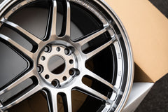 Volk TE37XT M-Spec / 17x8.5 -10 / 6x139.7 / Diamond Silver (DS)
