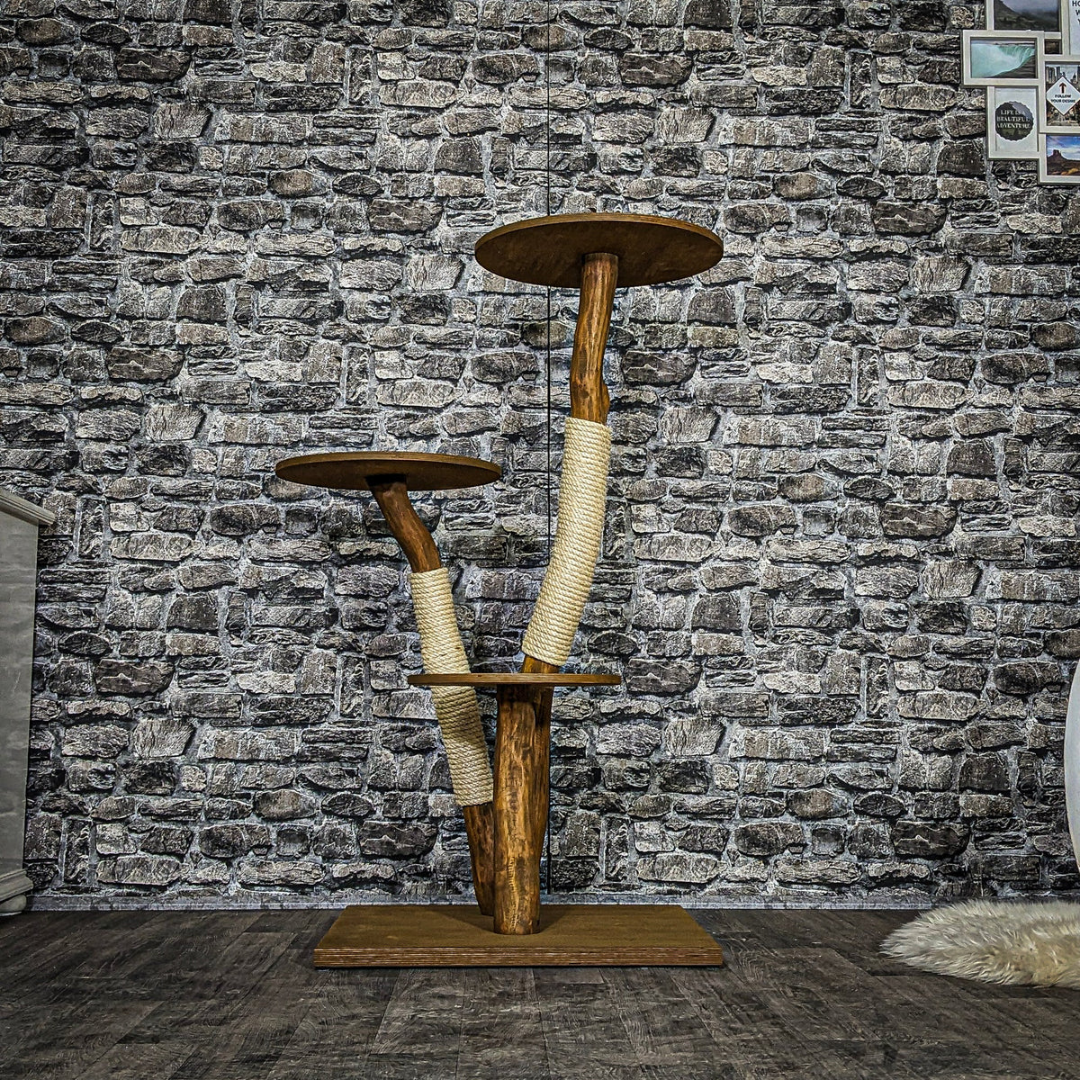 Outdoor Naturkratzbaum 3827 Kratzbaum Natur Holz Design 122 cm hoch Katzenbaum