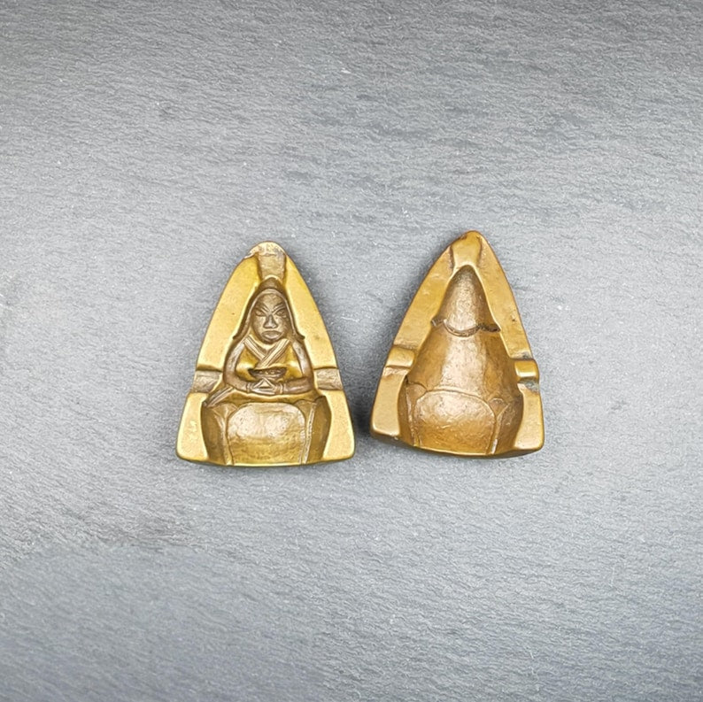 Old Guru Dewa Chenpo Guru Rinpoche Tsa Tsa Mold: Tibetan Buddha Statue Maker for Ritual Sacred Art & Offering