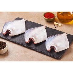 Sea Water Silver Pomfret Medium Cleaned, About 220 g