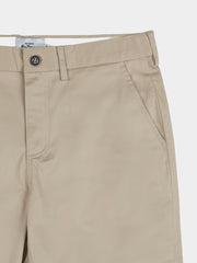 Ben Sherman Signature Chino Shorts Sandstone - Close-Up of Waistband, Button Closure and Premium Cotton Canvas Fabric Detail