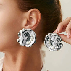 Inlaid Pearl Stud Earrings