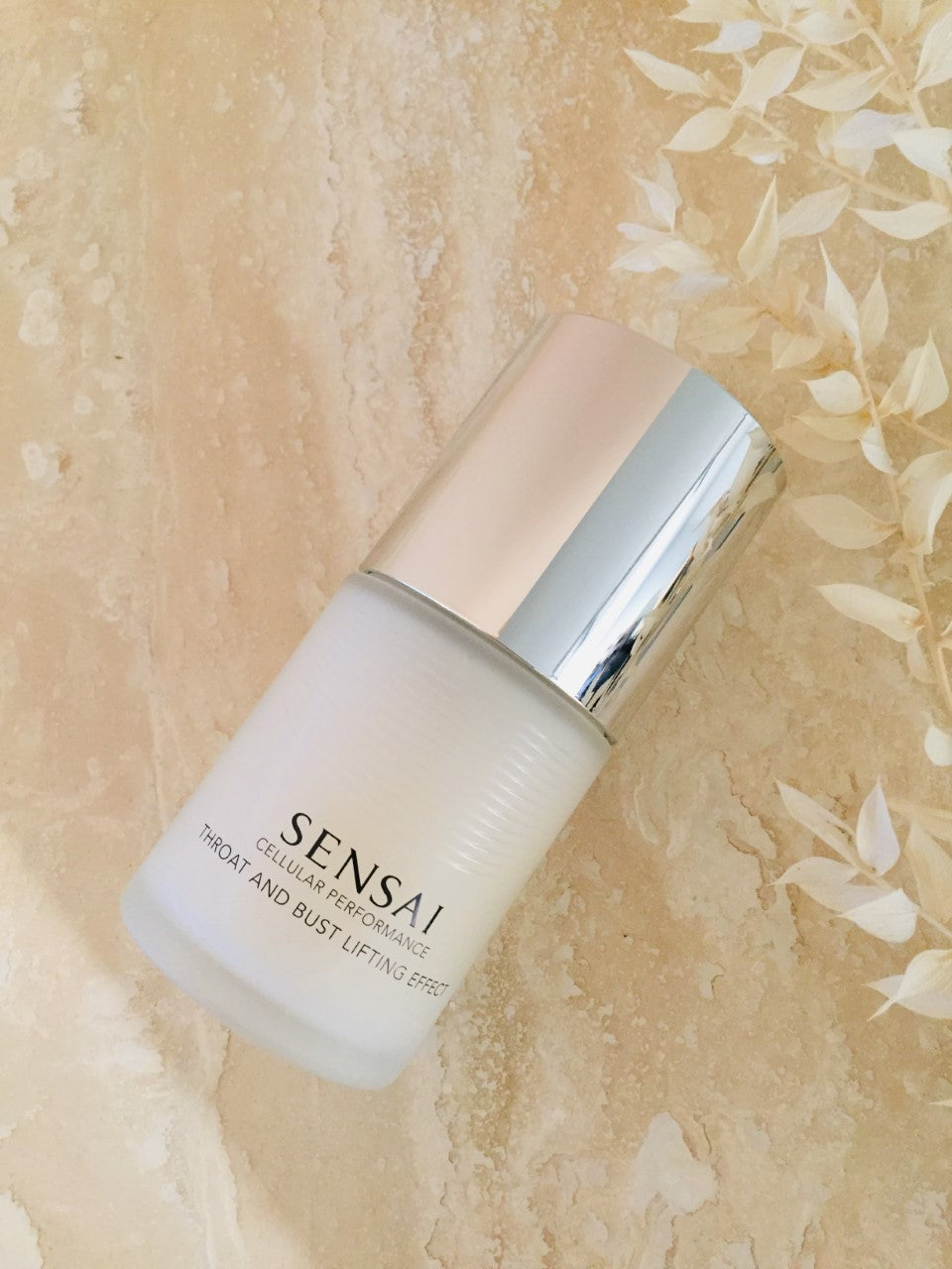 Sensai Cellular Performance Throat and Bust Lifting Effect