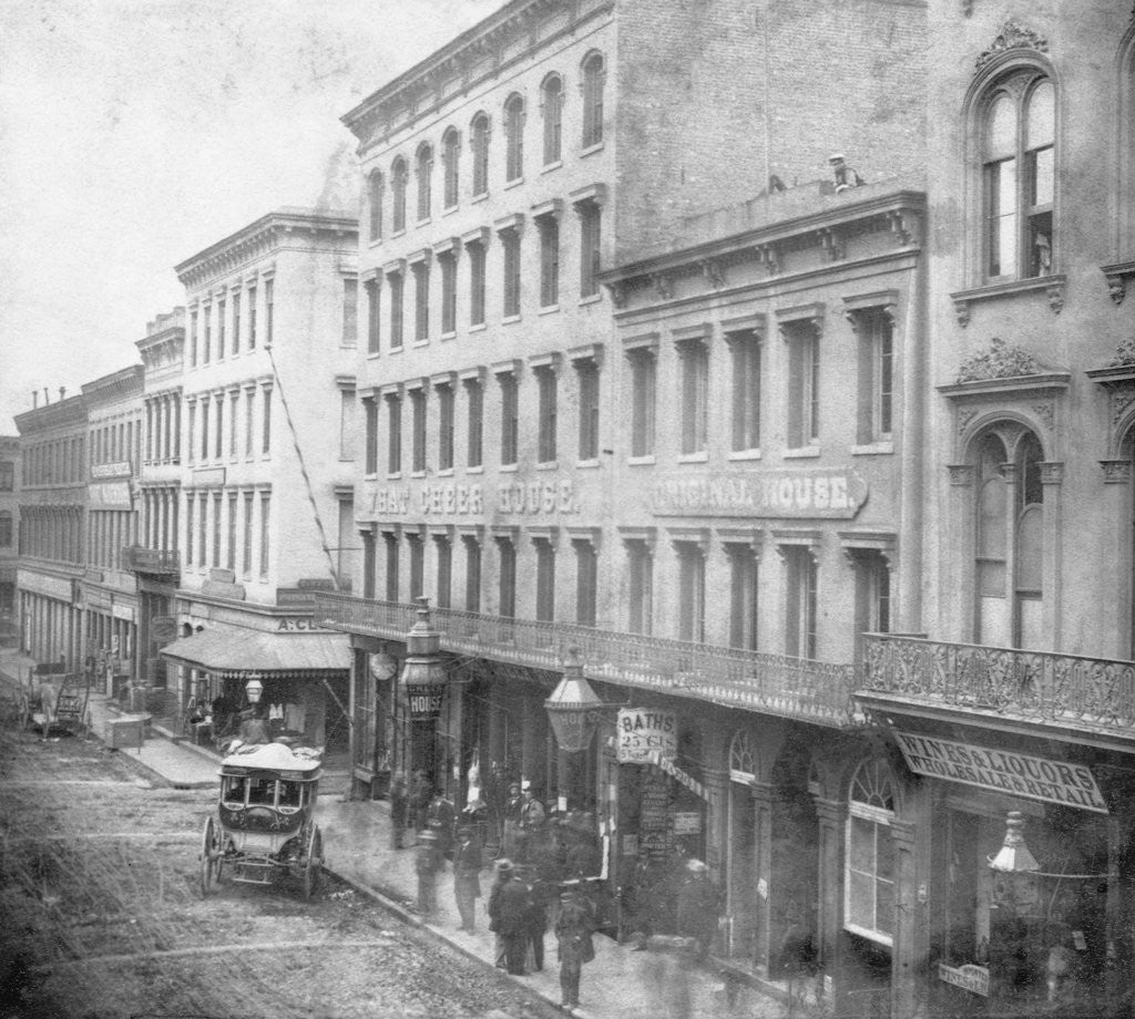Tavern and Liquor Store Do Business on Sacramento Street