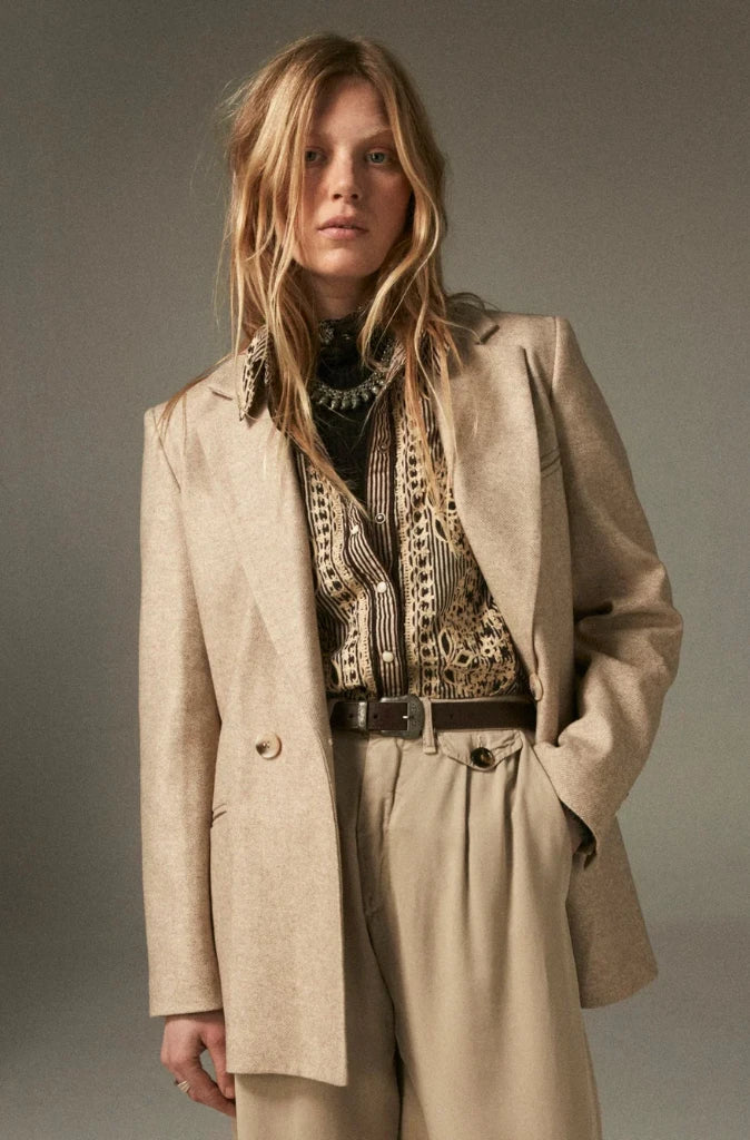 Maison Hotel Anna Blazer in Beige