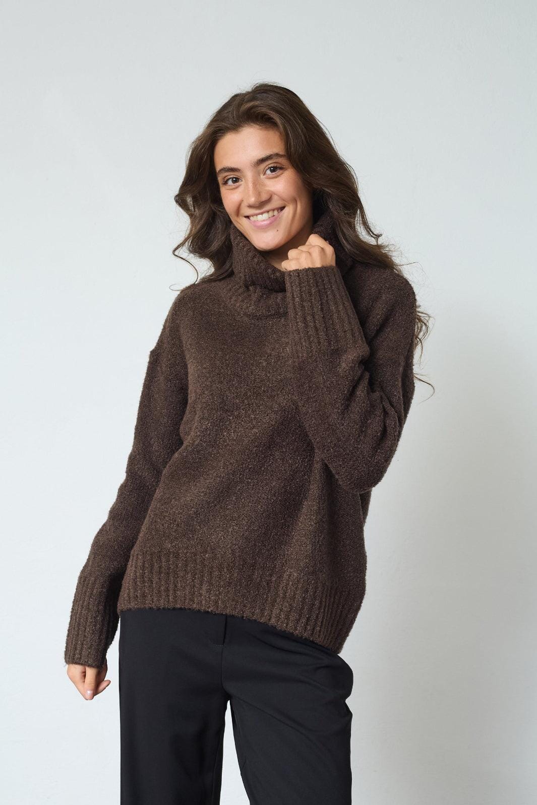 Sisters Point - Hemma-Pu 18695 - 216 - Mocha Brown Strikbluser 